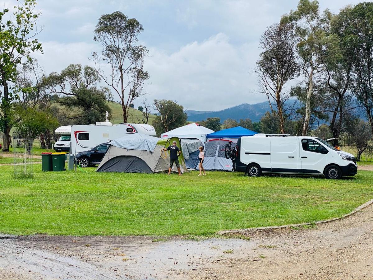 Corryong Caravan Park Formally Mt Mittamatite Caravan Park Екстер'єр фото